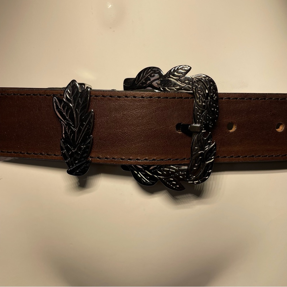 Alberta Ferretti leather belt with dark metal leaf buckle - size small